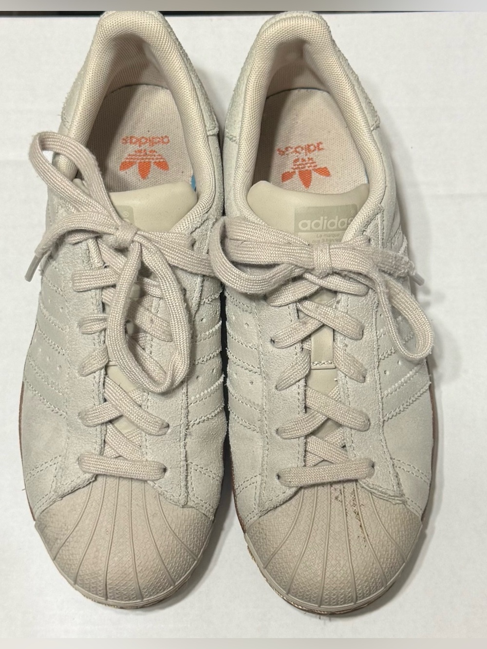 adidas Women's Off-White Suede Shell-Toe Sneakers size 5.5kids woman’s 7.5